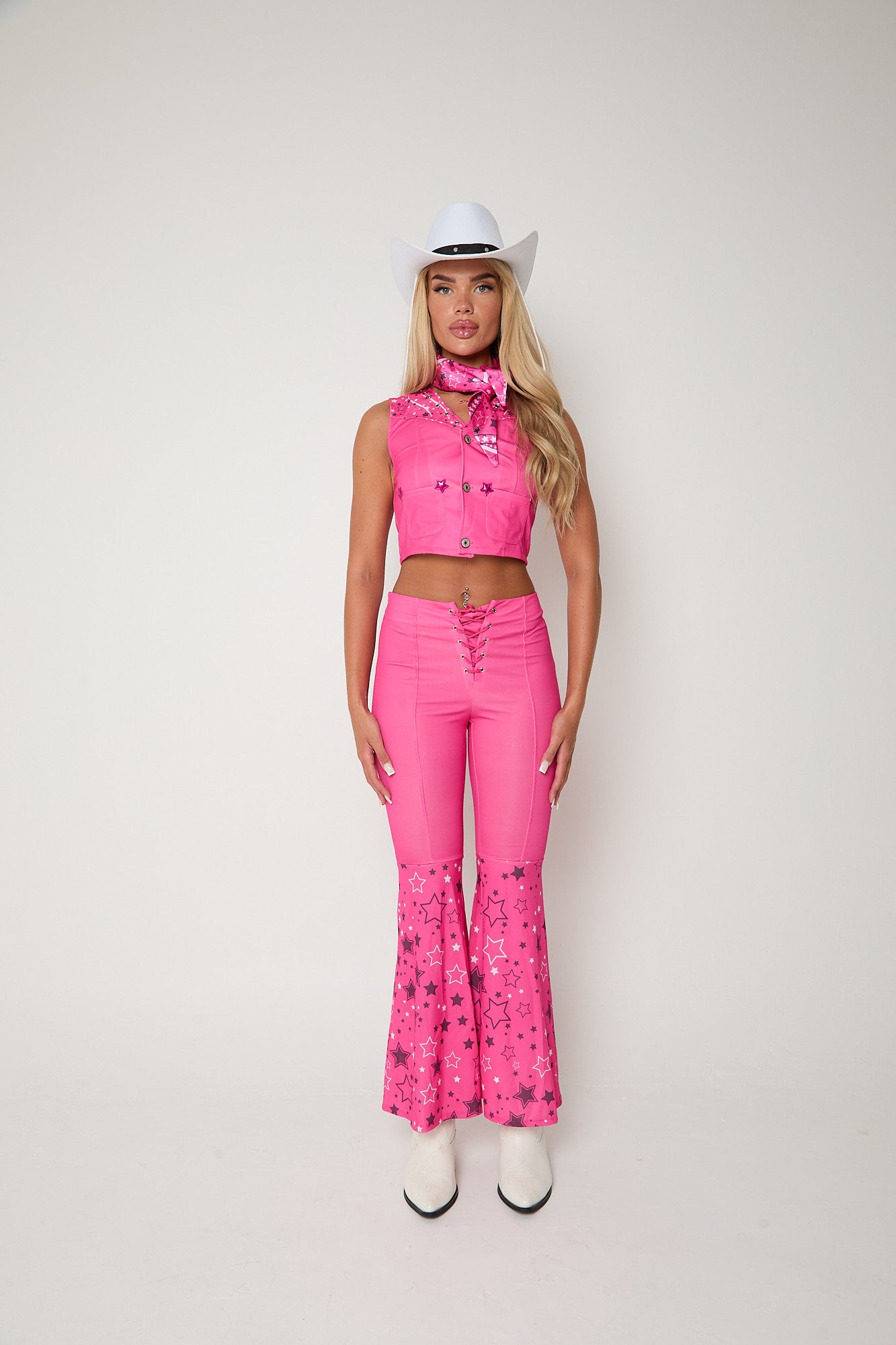 Sexy pink cowgirl costume with rhinestoned star top, tie-up trousers & hat – Rodeo Doll by Been That Witch UK